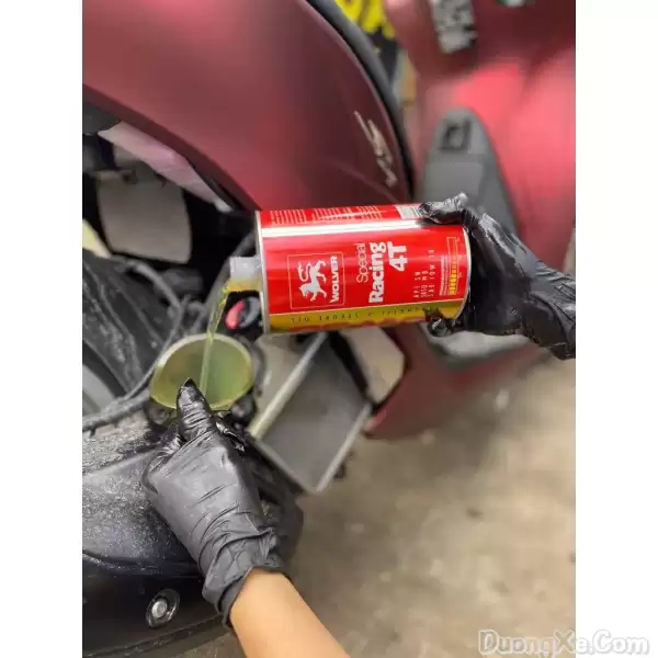 Wolver Special Racing 10W-30 - Nhớt Chuyên Dùng Cho Xe Tay Ga - Ảnh minh họa 2