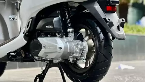 Bí Ẩn Xe Tay Ga: Vì Sao Chỉ Có 1 Giảm Xốc (Phuộc) Sau - Ảnh minh họa 1