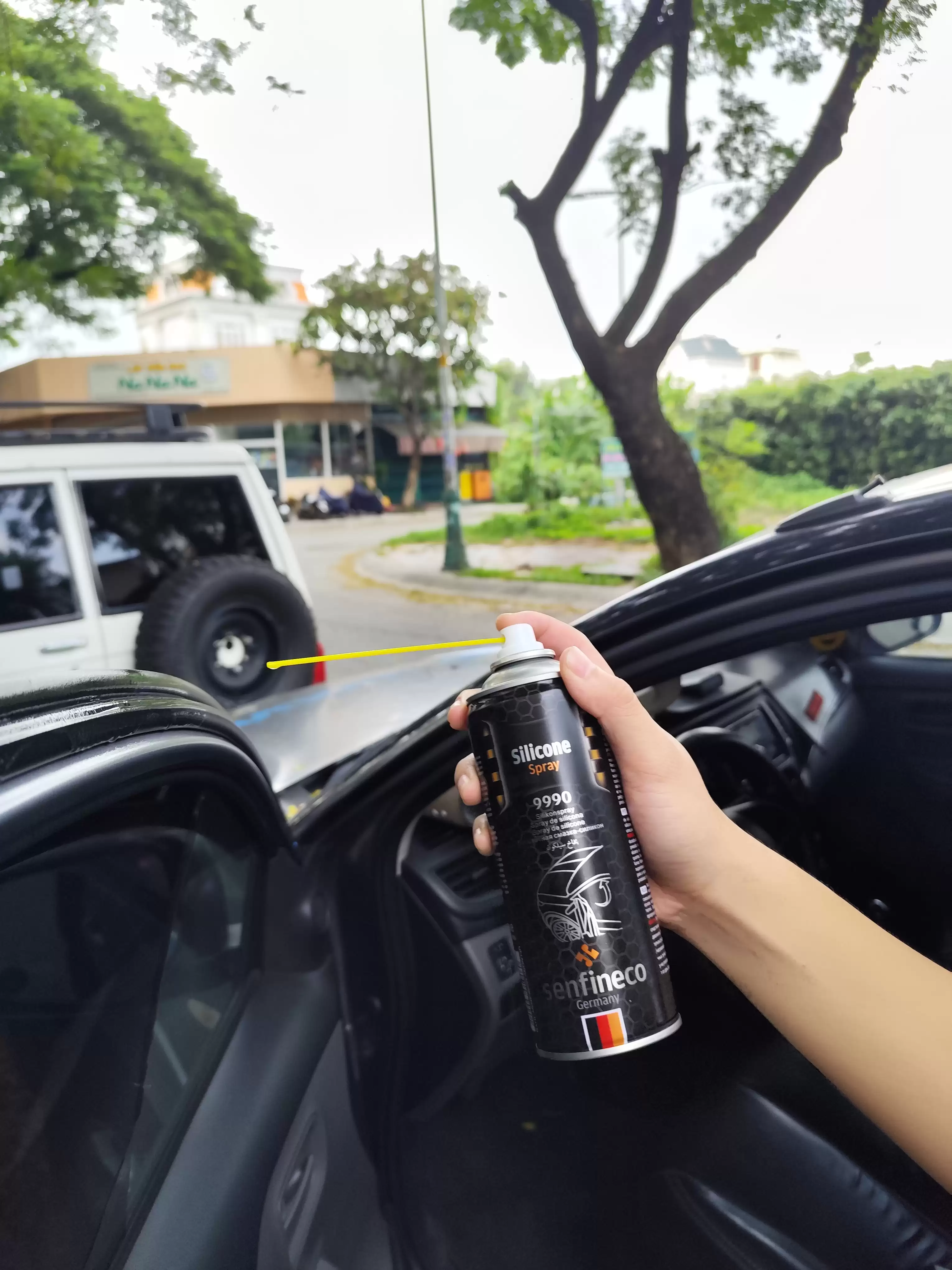 Senfineco 9990 - Dung Dịch Bảo Dưỡng và Làm Mềm Ron Cao Su - Silicone Spray 450ml - Ảnh minh họa 4