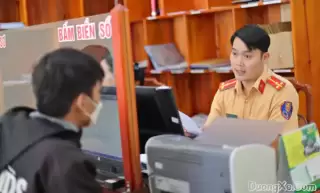 Biển số xe vẫn theo tỉnh cũ dù địa phương đã hợp nhất