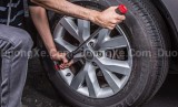Hướng dẫn thay lốp bánh xe dự phòng đúng kỹ thuật