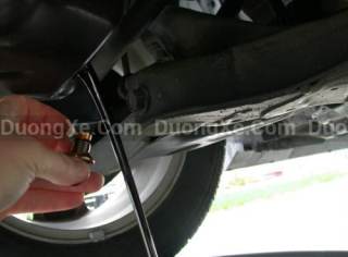 Cách Xả Dầu Đúng Cách An Toàn Cho Động Cơ Ô Tô