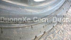 Nguyên Nhân và Cách Xử Lý Khi Lốp Xe Có Các Vết Nứt